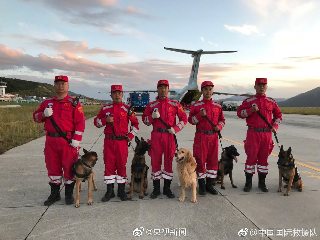 央视新闻：#那年今日#【今天，为@中国国际救援队 转发！】-图2