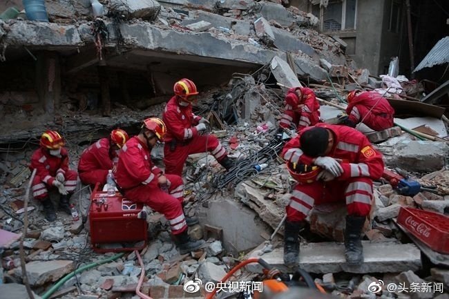 头条新闻：【@中国国际救援队 ，生日快乐！网友回复徐研-图4