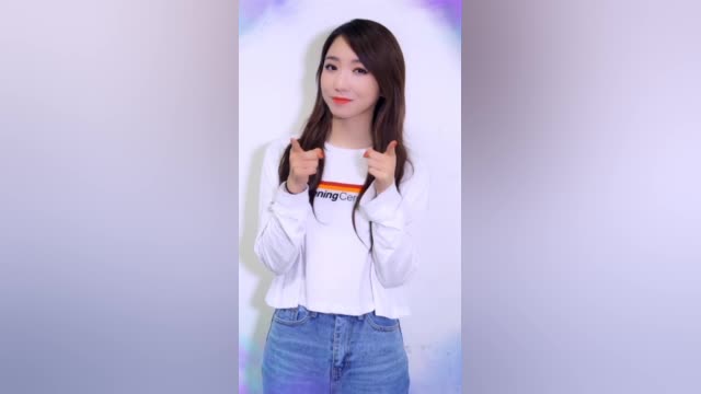 火箭少女101_孟美岐：西瓜红的萌妹岐咬唇，你get了吗？甜美唇妆和亮白-图3