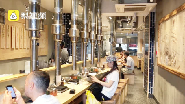 新浪财经：【单身狗福音！#日本餐厅完全一人席#，这家烤肉店-图3