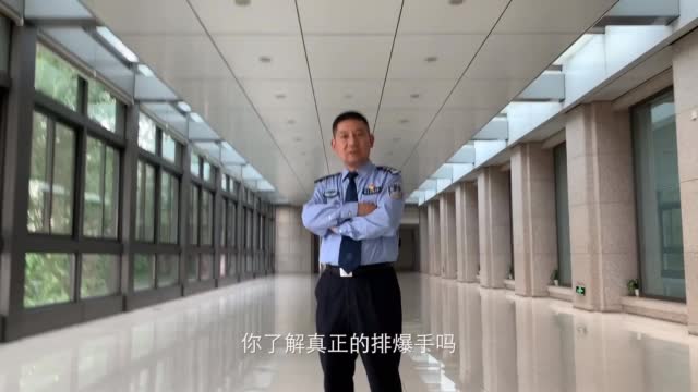 人民日报：【你愿为他们转吗？这是一条关于英雄的公益广告】他-图3