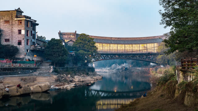 一条：【建在桥上的美术馆】一代鬼才、国画大师黄永玉今年-图2